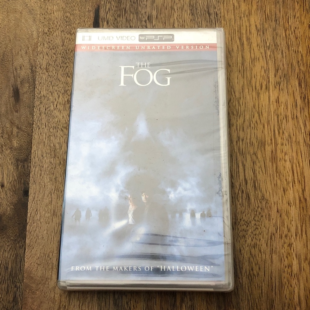 The Fog UMD Video for PSP - Widescreen Unrated - Blue/Grey Cover